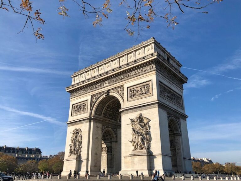 【パリ観光】シャンゼリゼ大通り観光ガイド｜基本情報・アクセス・見どころ | FRANCE旅時間