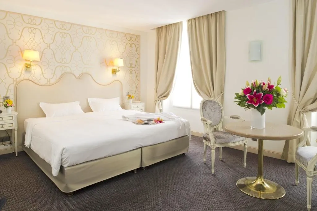 Hôtel Saint-Pétersbourg Opéra & Spa01